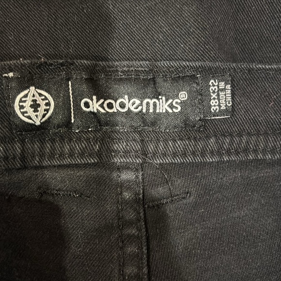 Akademiks Men's Black Relaxed Jeans - Picture 5 of 6